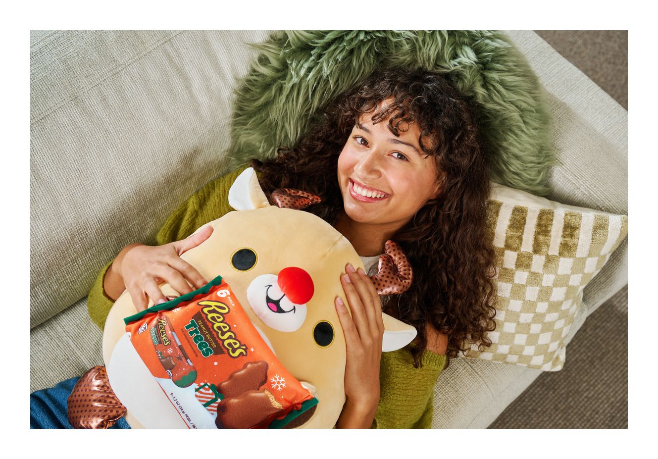 Snackles Christmas 14in Plush S1